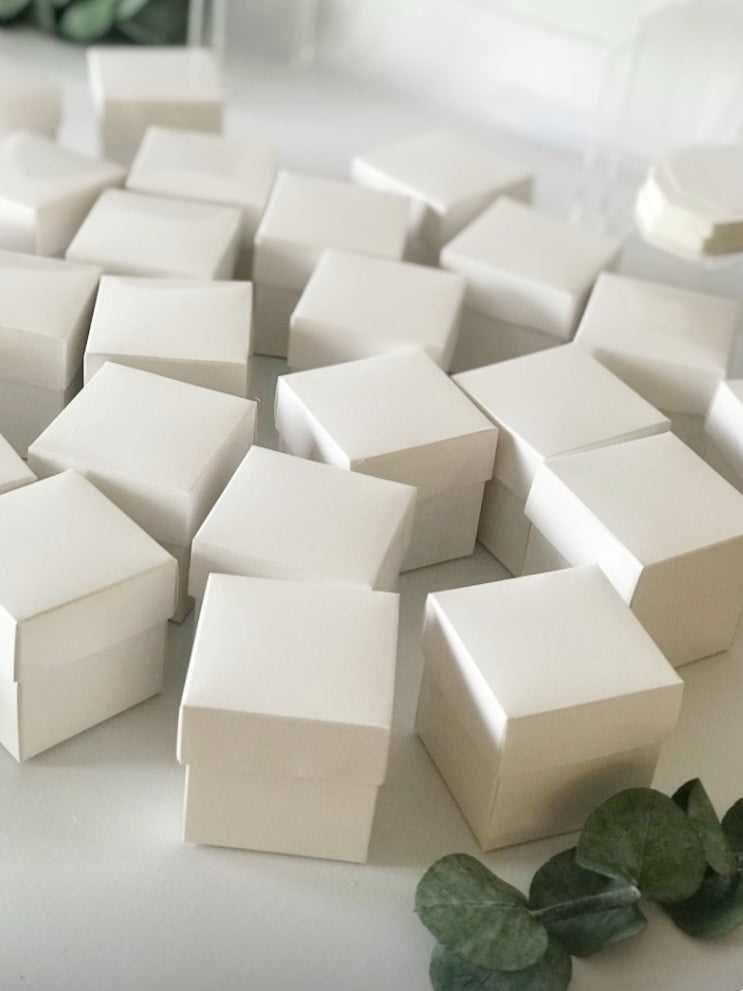 White Şakayık Mum